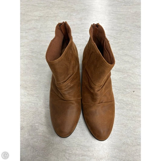 Boots Ankle Flats By Clothes Mentor In Brown, Size: 7