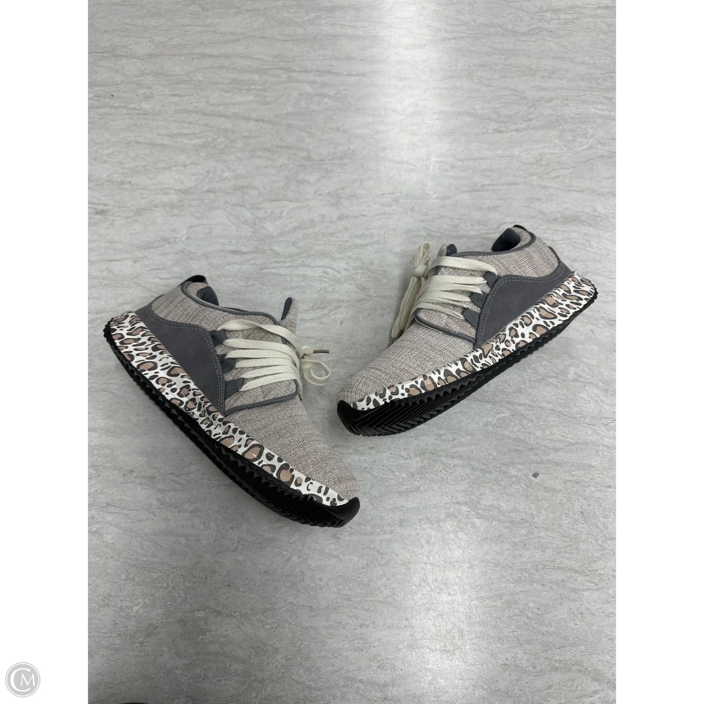 Shoes Sneakers By Clothes Mentor In Animal Print, Size: 7