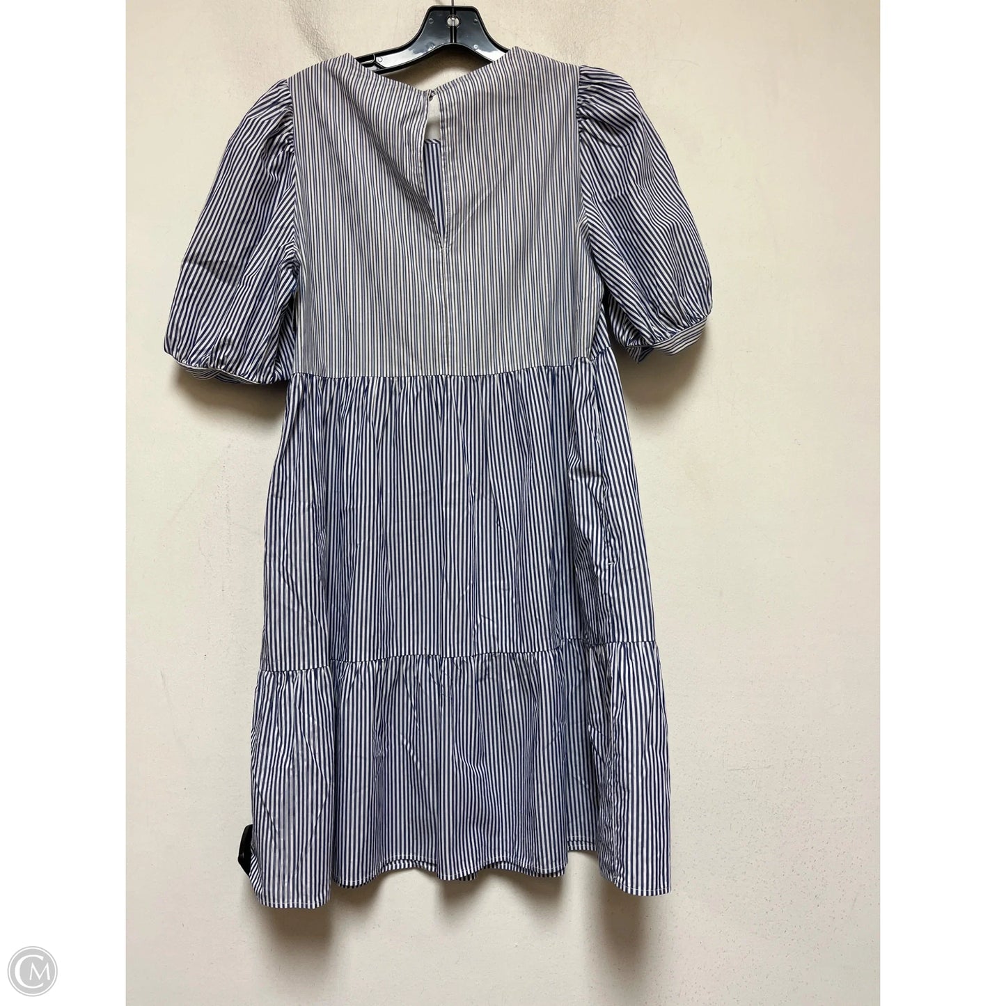 Dress Casual Short By Clothes Mentor In Striped Pattern, Size: S