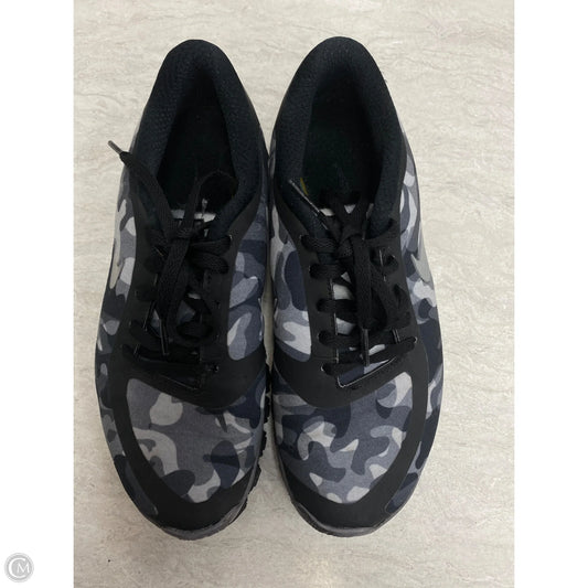 Shoes Athletic By Nike In Camouflage Print, Size: 7.5