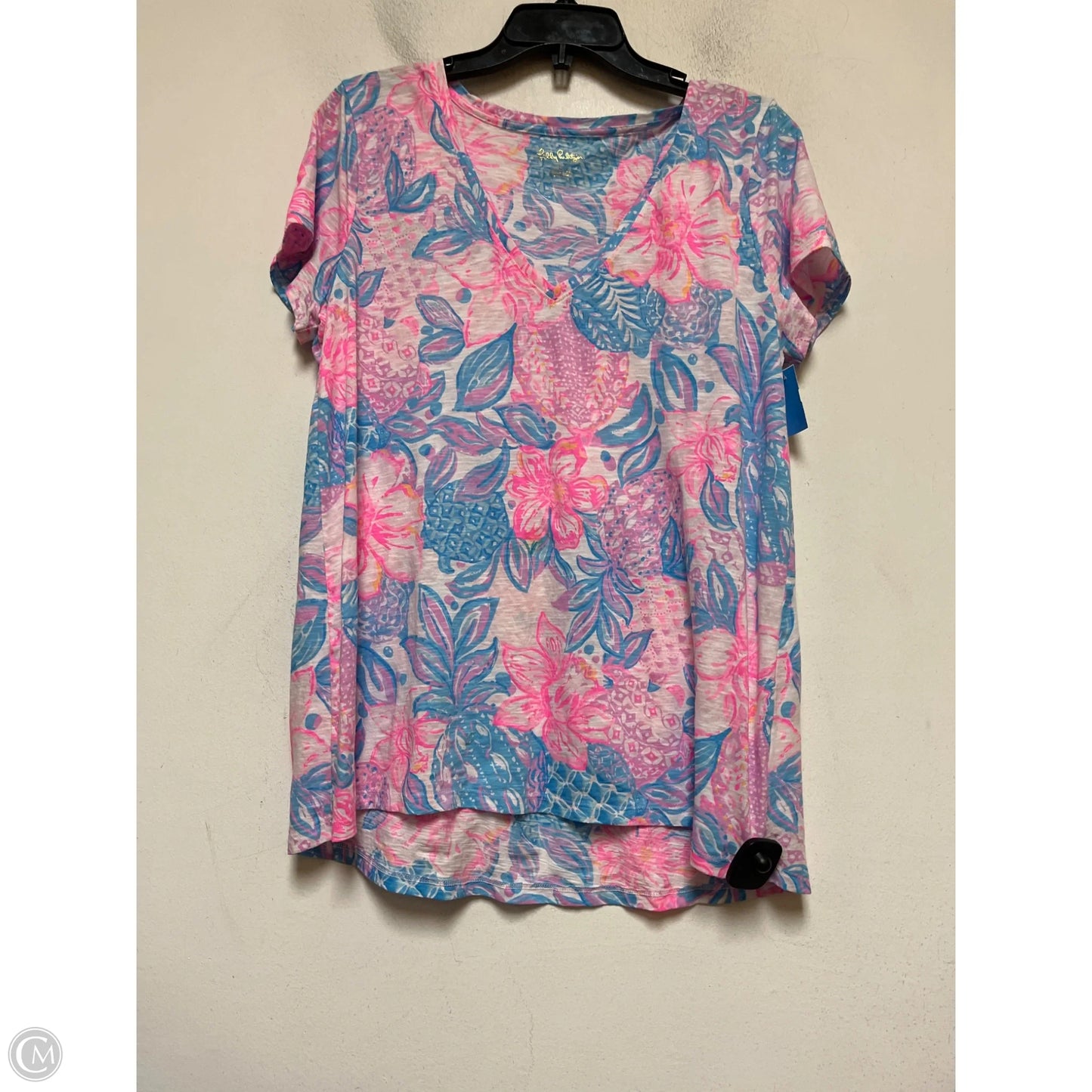 Top Short Sleeve Designer By Lilly Pulitzer In Blue & Pink, Size: L