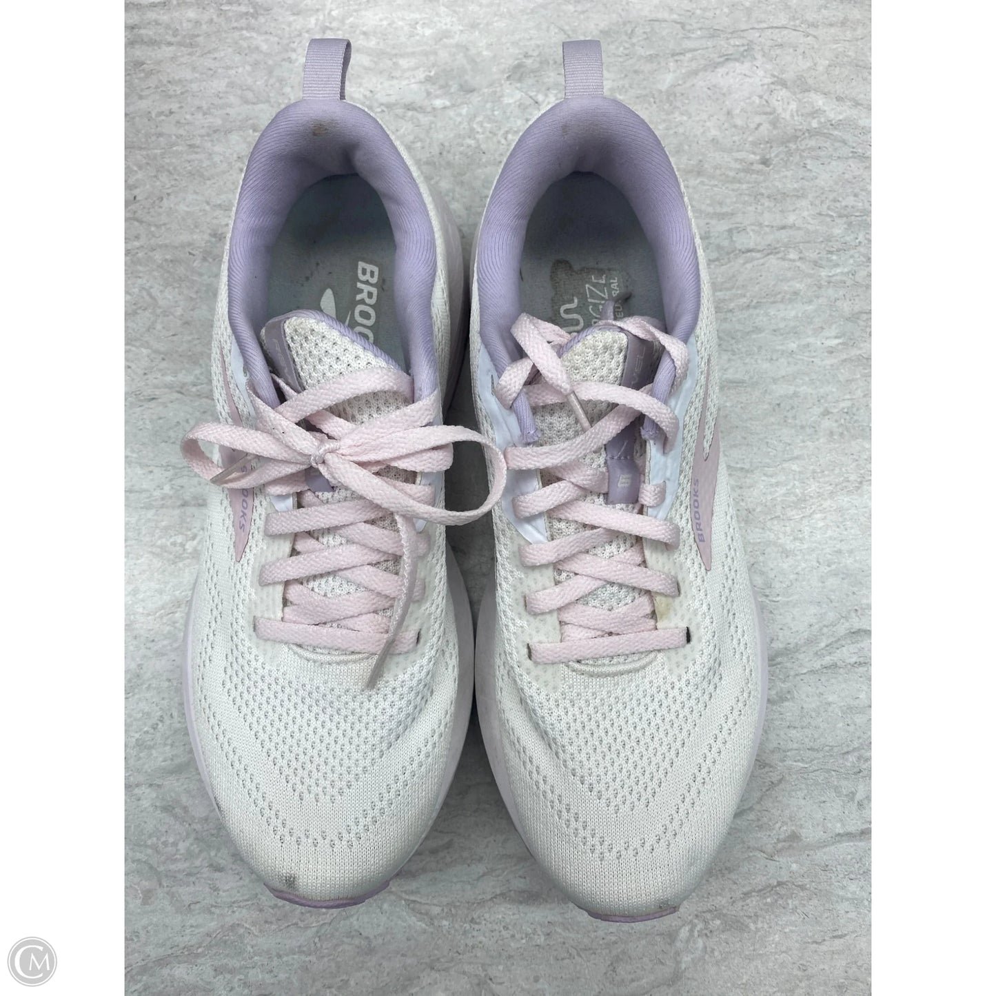 Shoes Athletic By Brooks In Cream & Purple, Size: 8.5