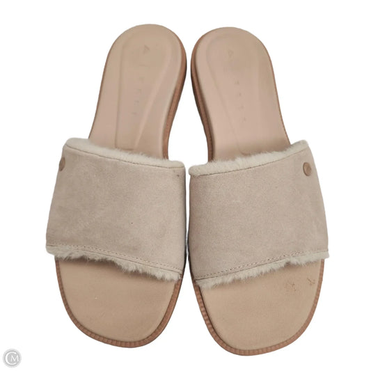 Sandals Flats By Reef In Tan, Size: 10