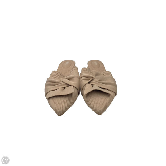 Shoes Flats By Vivaia In Tan, Size: 10.5