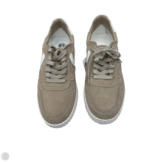 Shoes Sneakers By Steve Madden In Taupe, Size: 9.5