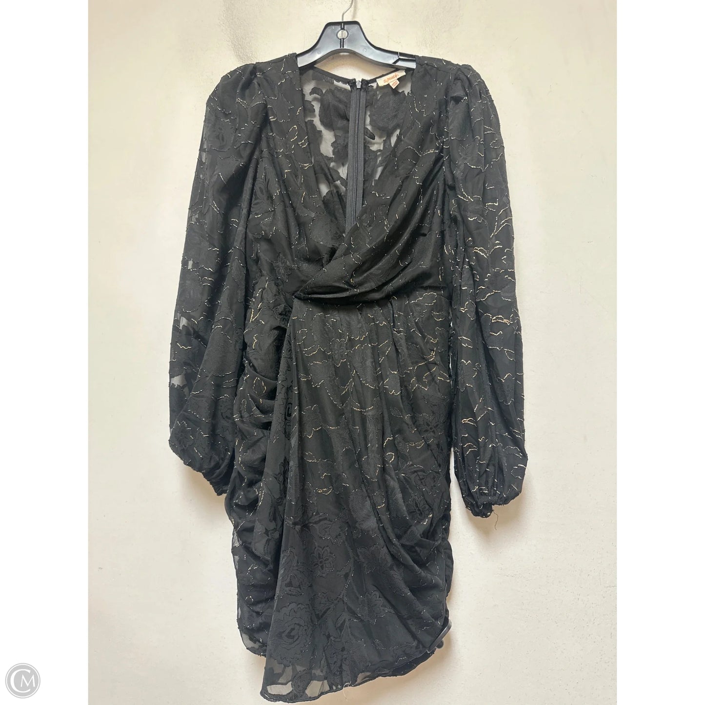 Dress Casual Short By Clothes Mentor In Black & Gold, Size: S