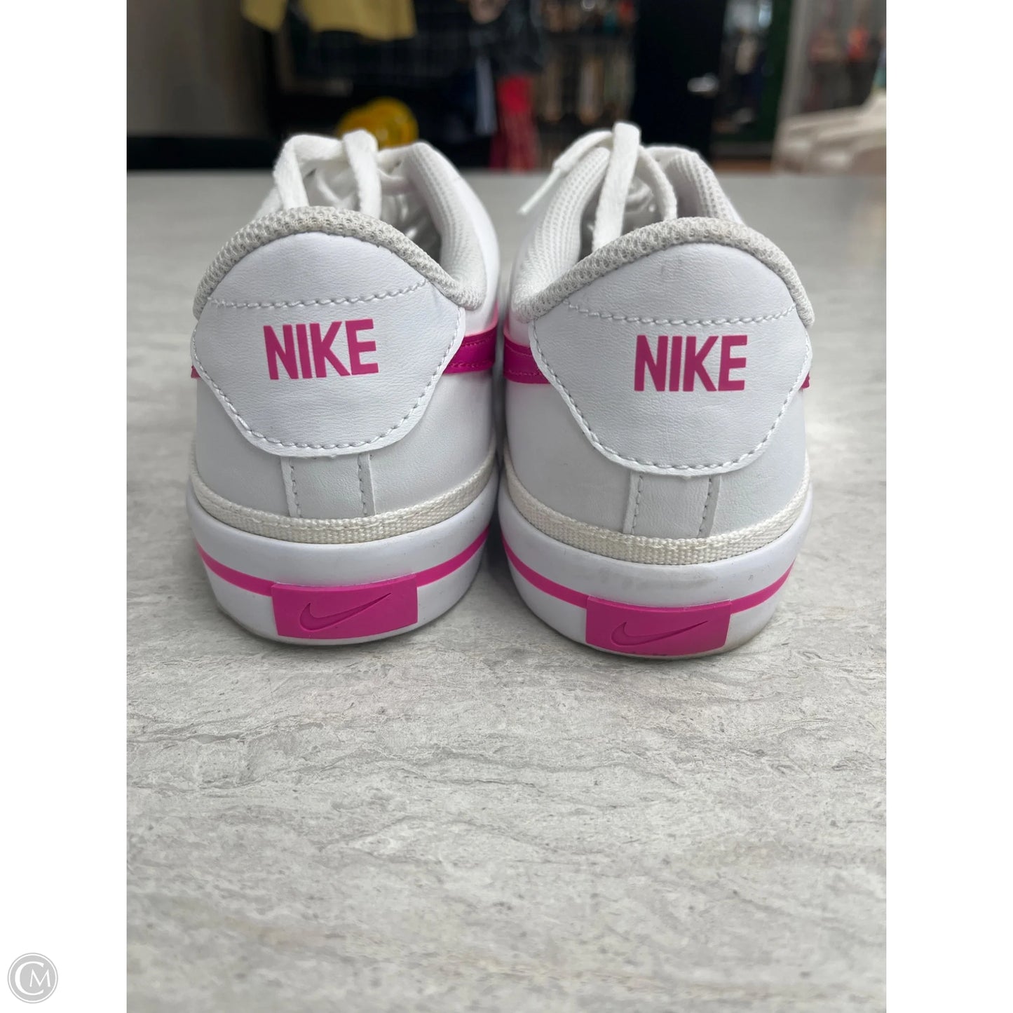 Shoes Sneakers By Nike In Pink & White, Size: 7.5