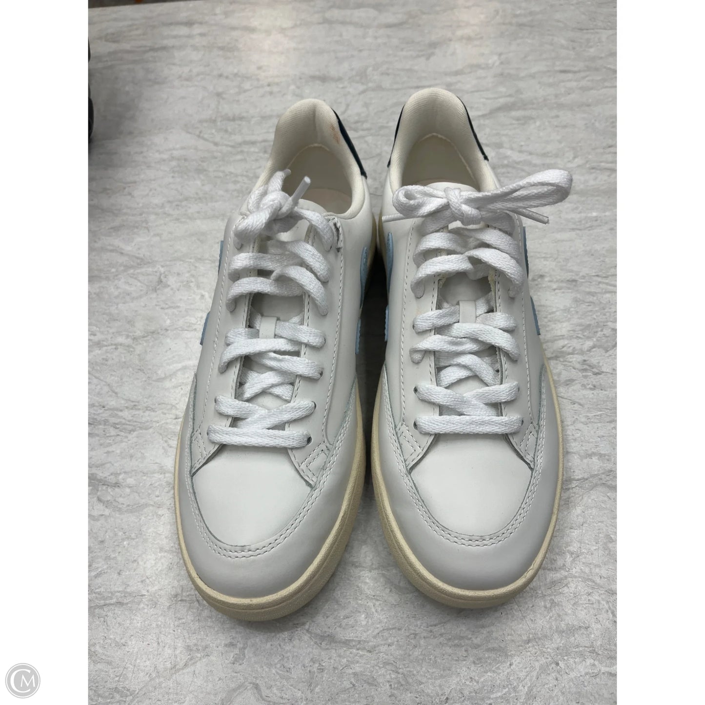 Shoes Sneakers By Veja In Blue & White, Size: 7