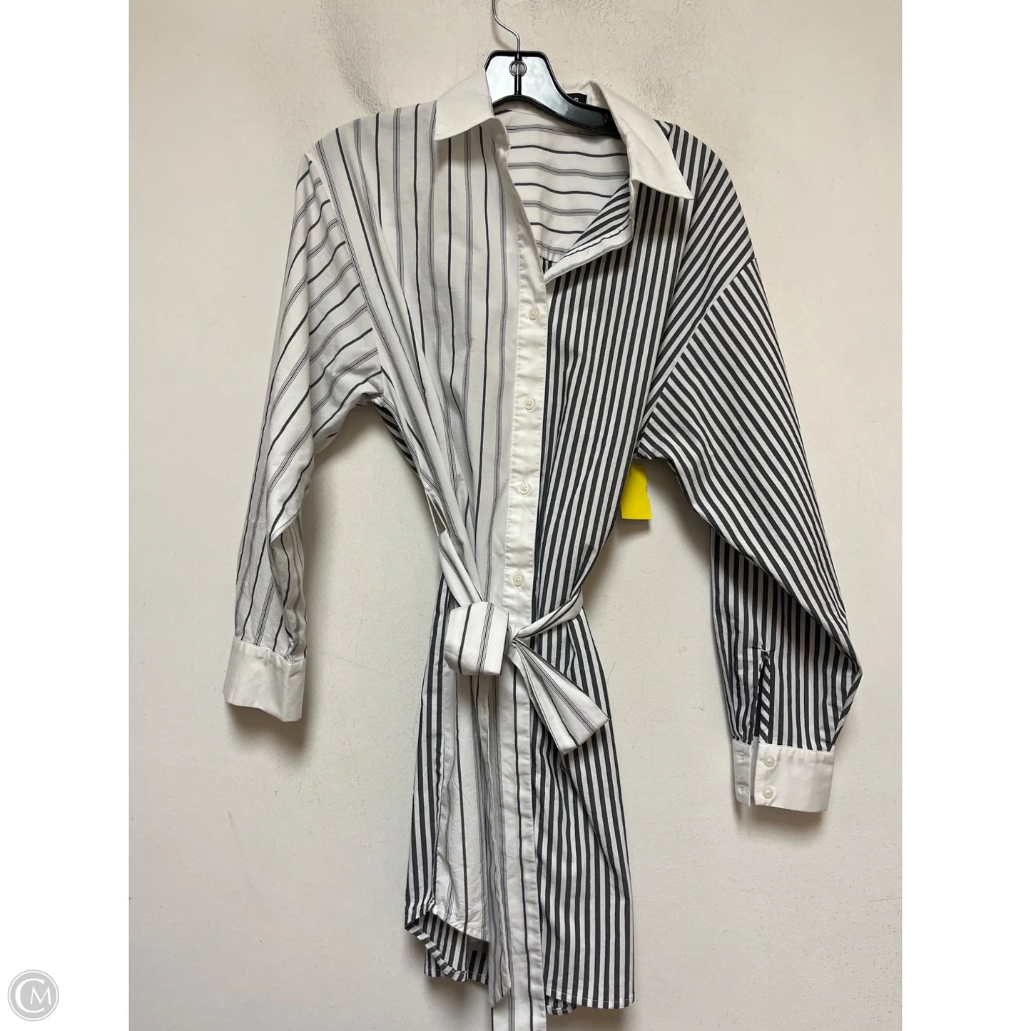 Dress Casual Short By Express In Striped Pattern, Size: Xs