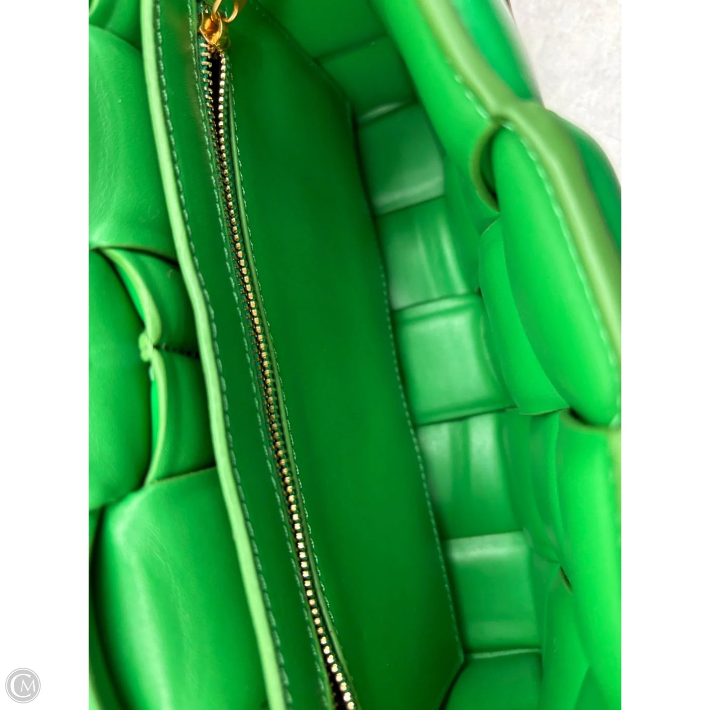 Crossbody By Clothes Mentor, Size: Medium