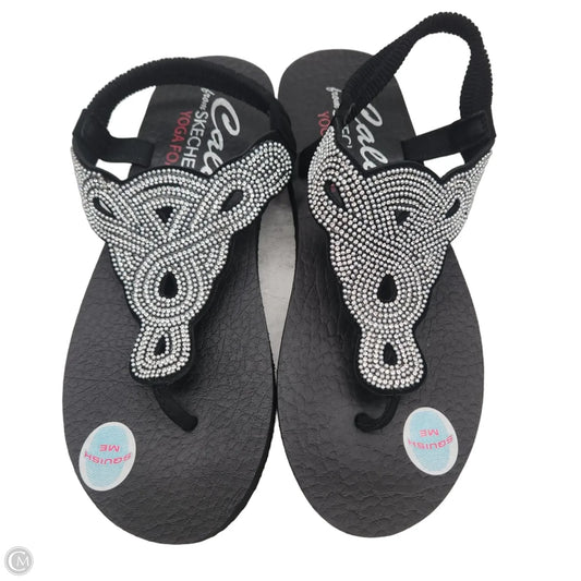 Sandals Flats By Skechers In Black & Silver, Size: 8