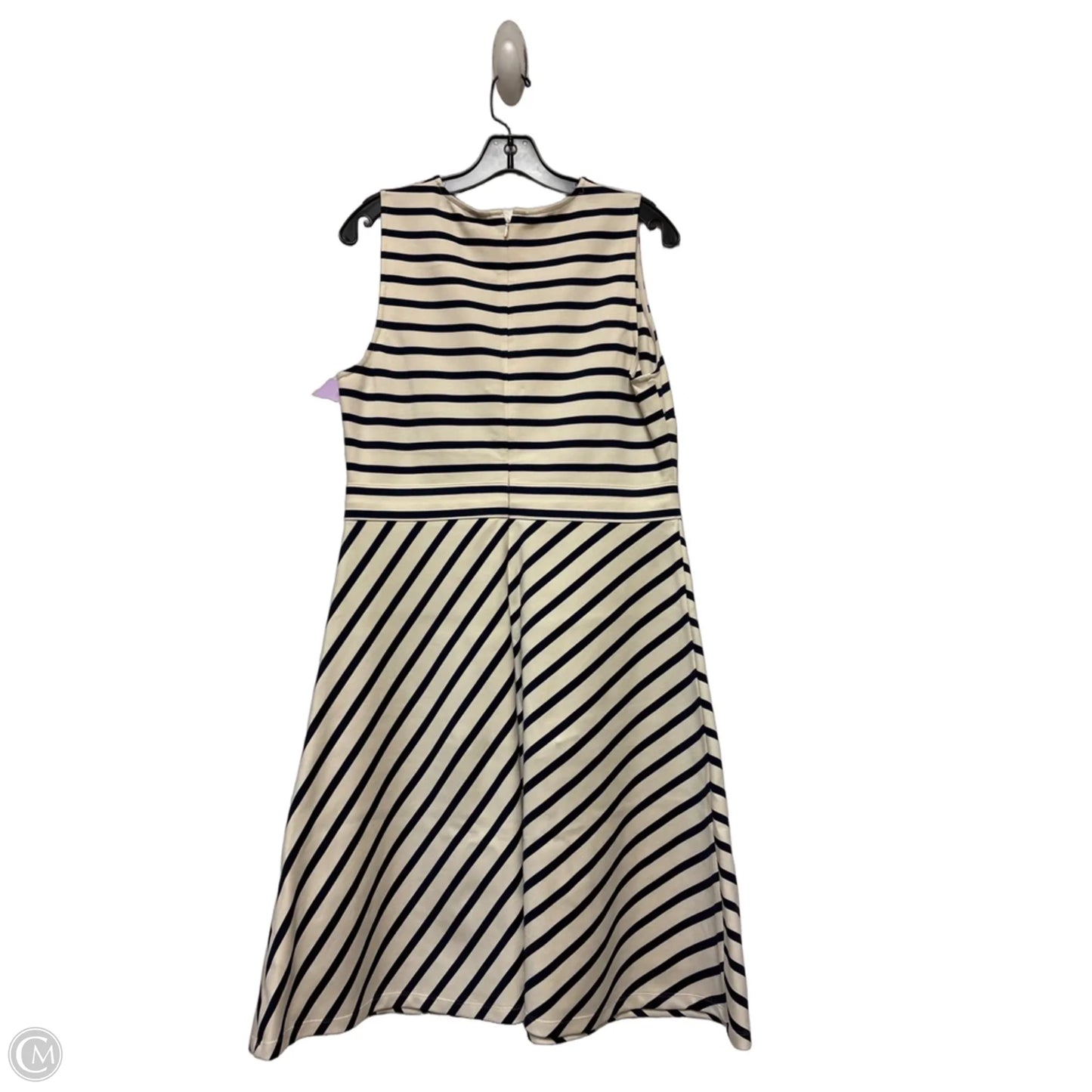 Dress Casual Short By Lauren By Ralph Lauren In Striped Pattern, Size: M