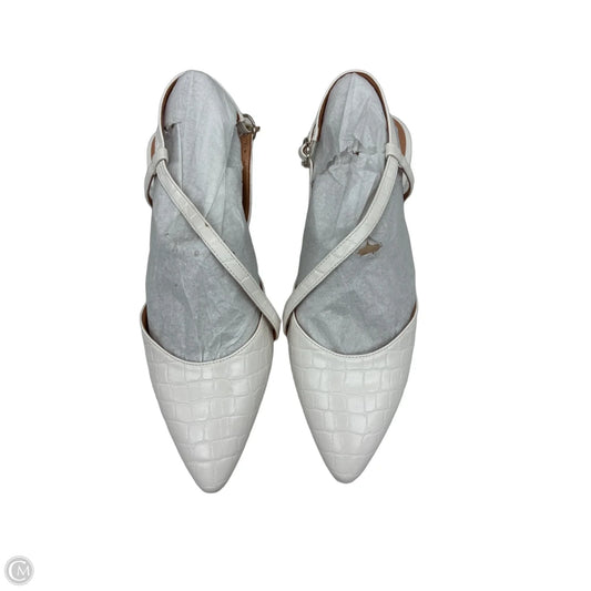Shoes Flats By Naturalizer In White, Size: 7.5