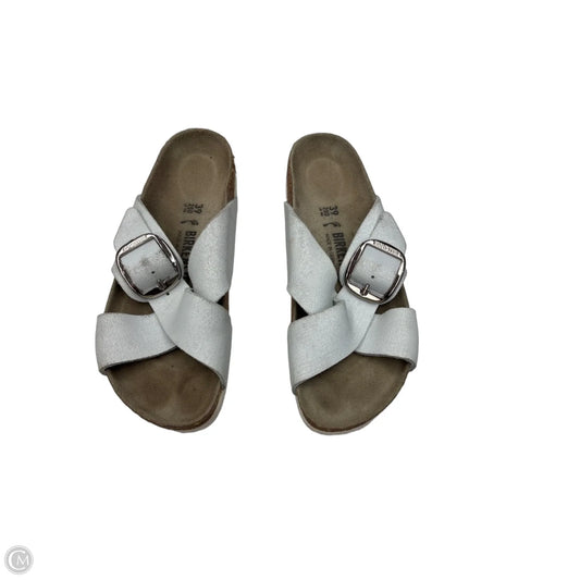 Sandals Flats By Birkenstock In White, Size: 8.5