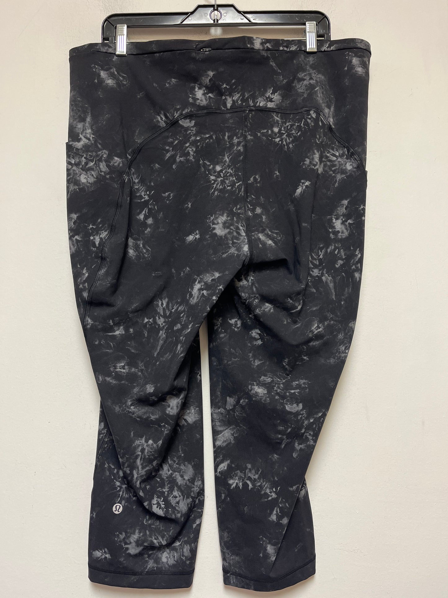 Black & Grey Athletic Capris Lululemon, Size 18