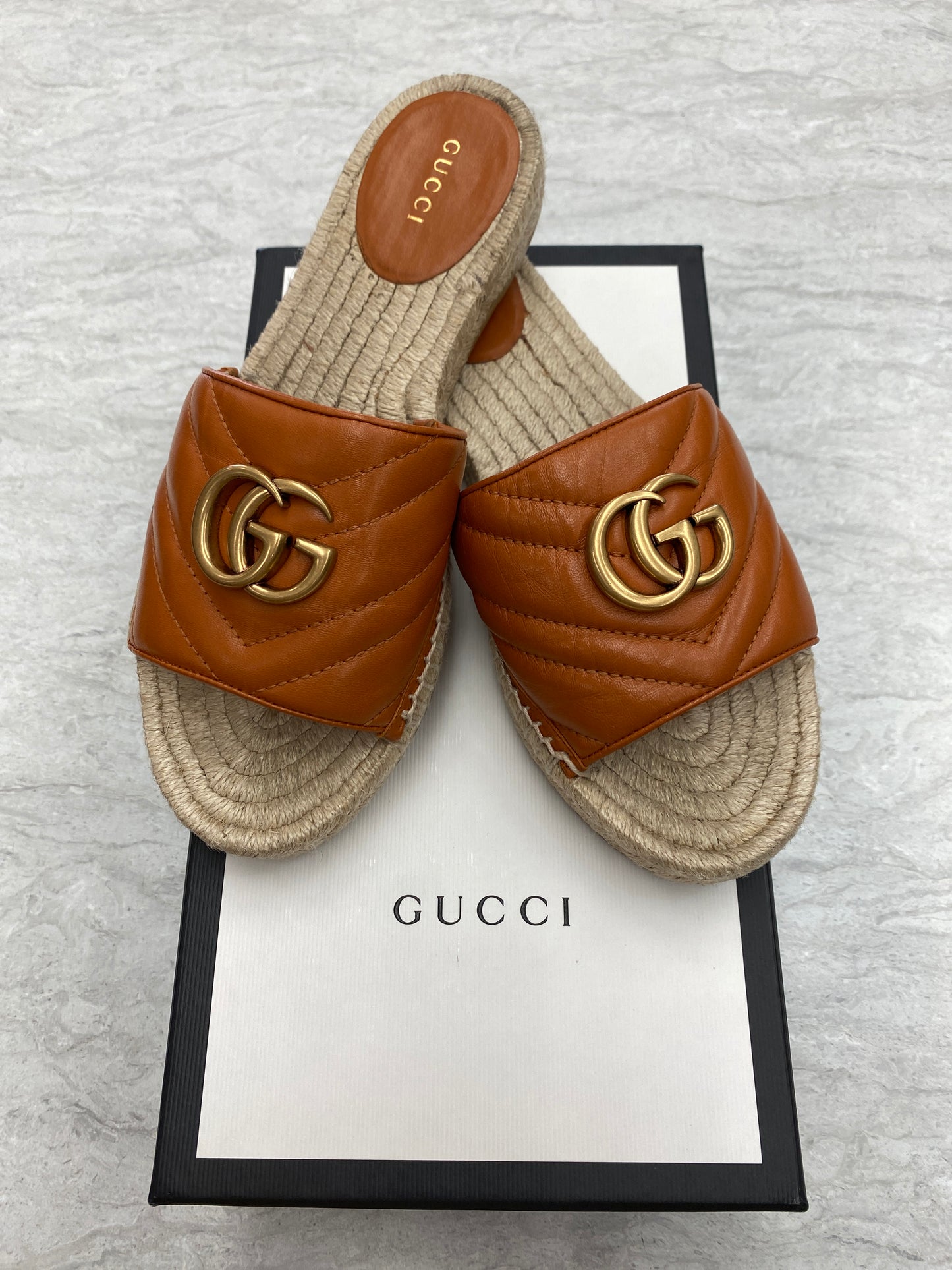 Sandals Luxury Designer By Gucci In Brown, Size: 6.5