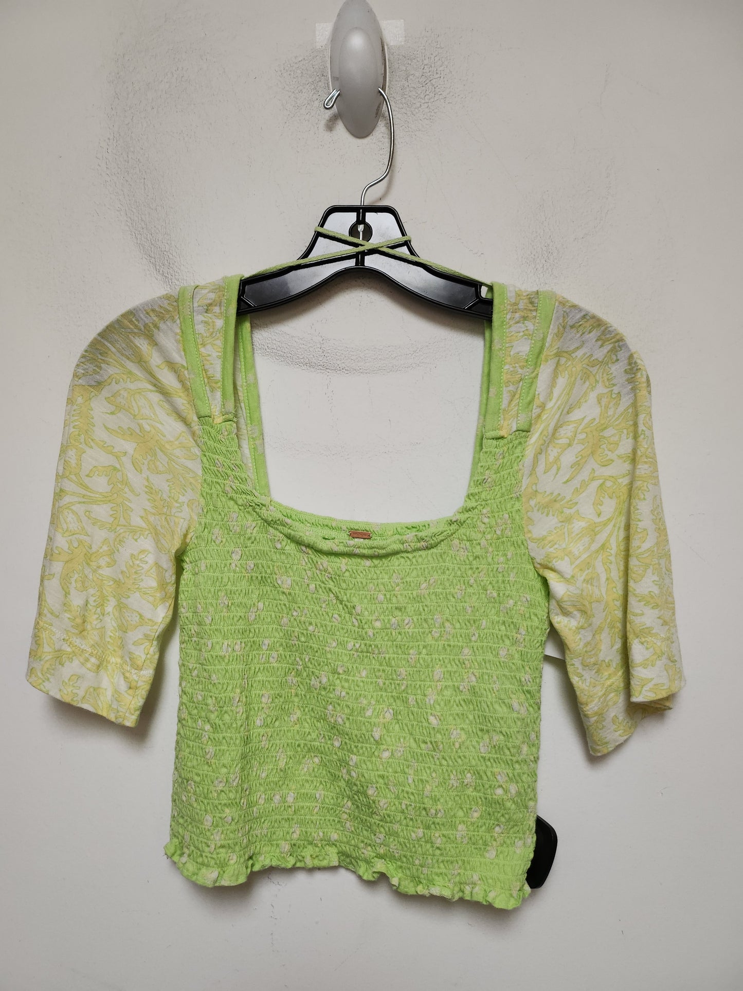 Top Short Sleeve By Free People In Green & Yellow, Size: Xs