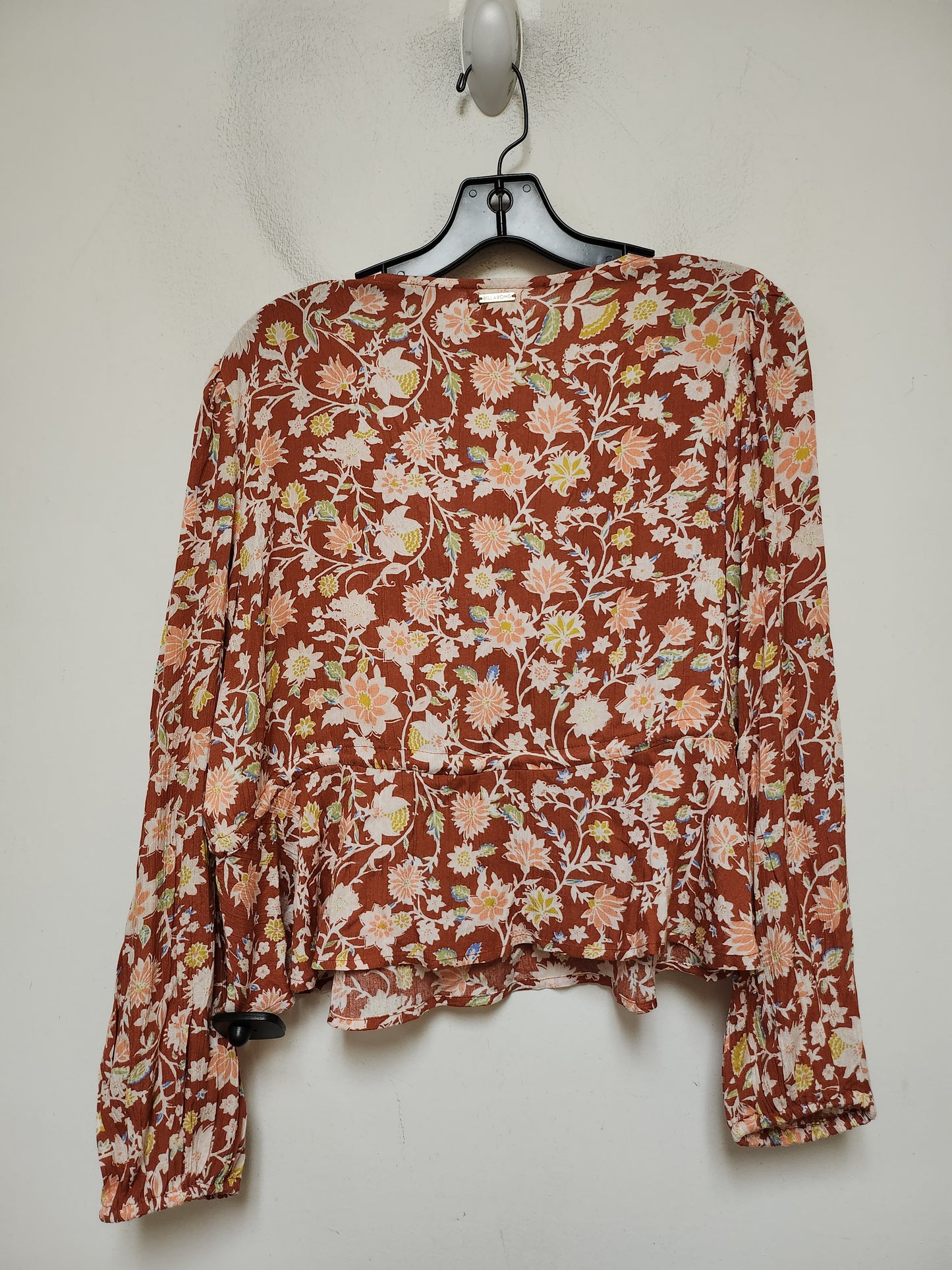 Top Long Sleeve By Billabong In Floral Print, Size: L