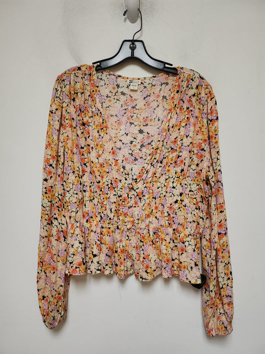 Top Long Sleeve By Billabong In Floral Print, Size: L