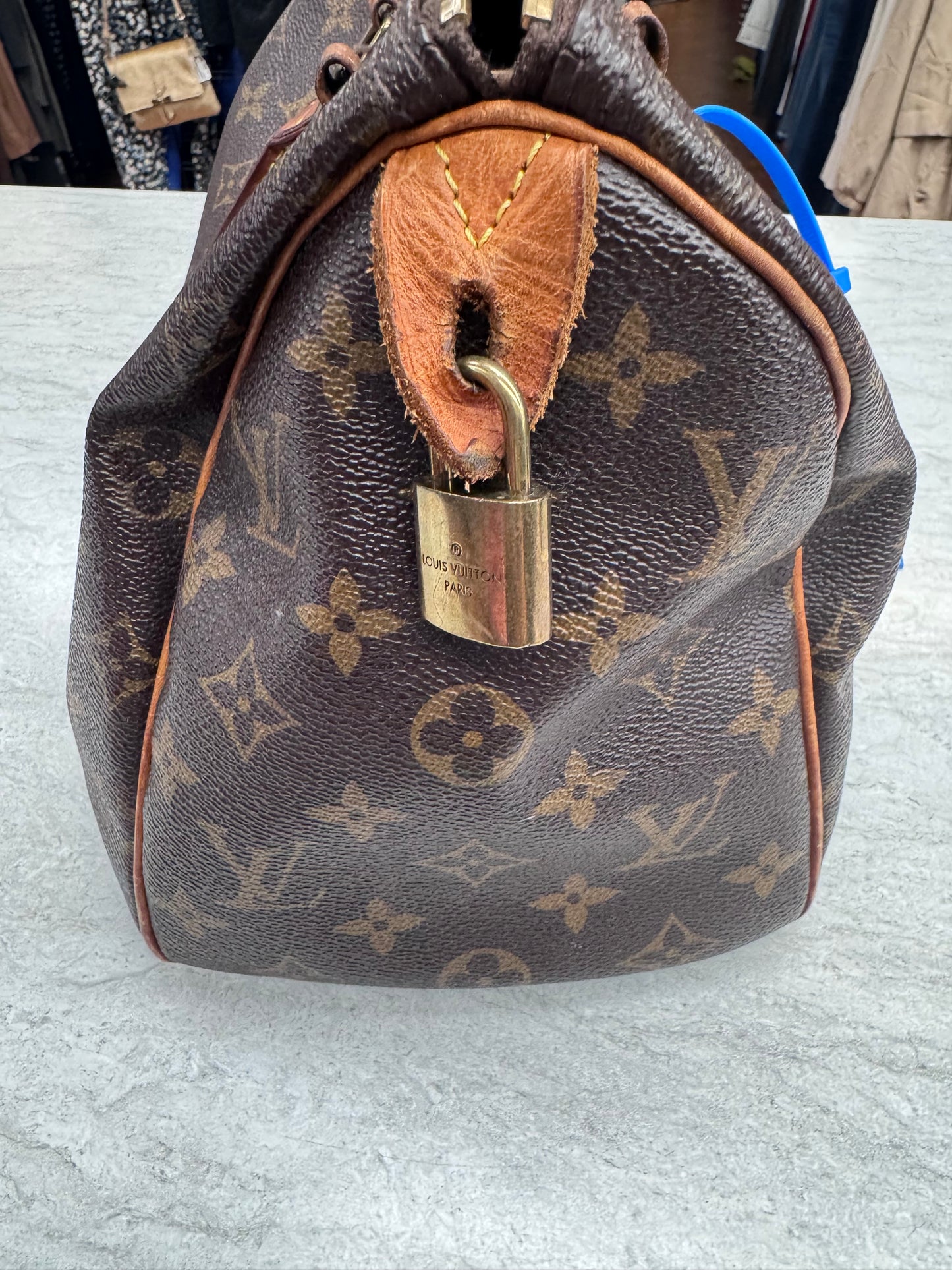 Handbag Luxury Designer By Louis Vuitton, Size: Small