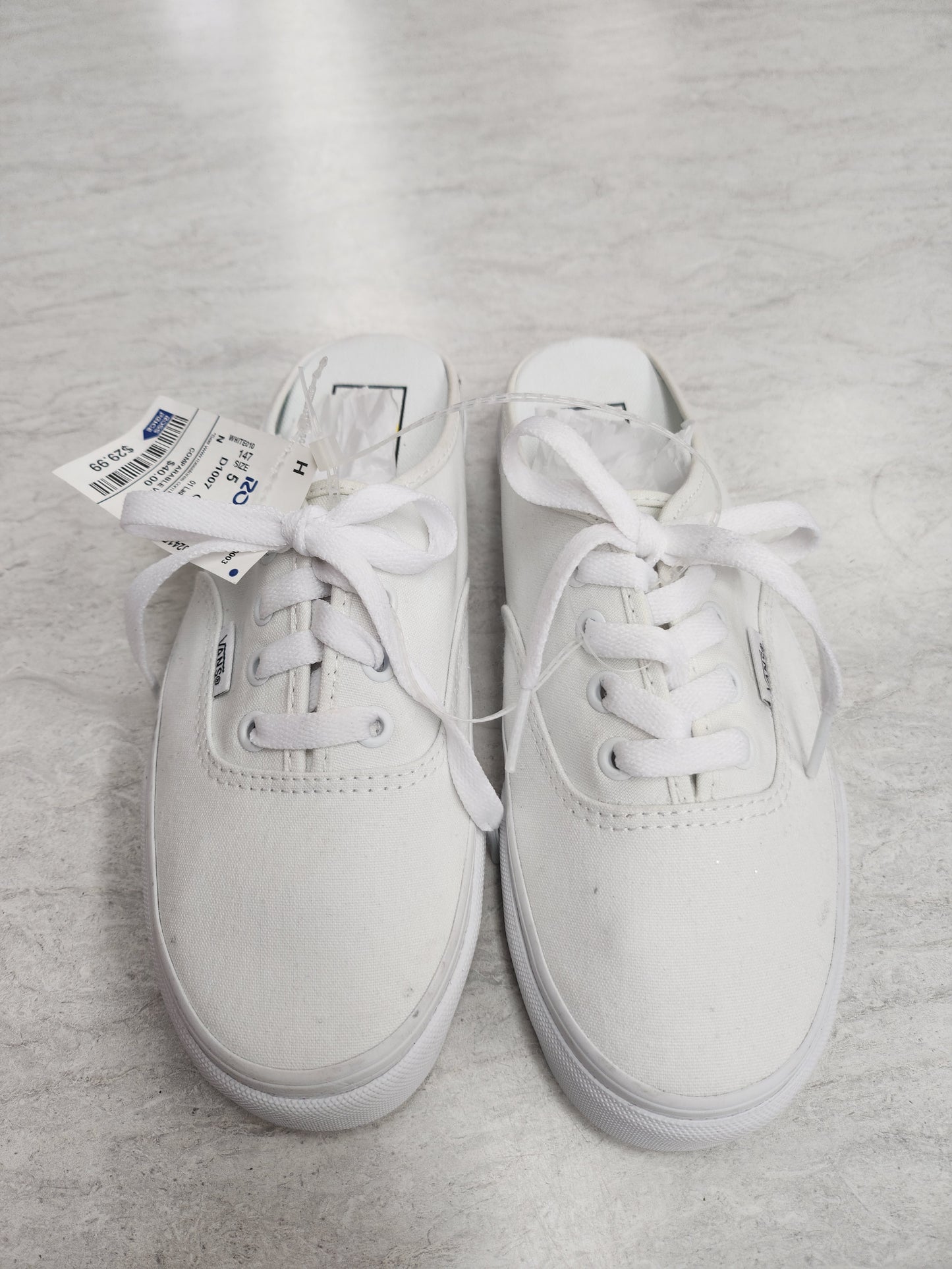 Shoes Flats By Vans In White, Size: 6.5