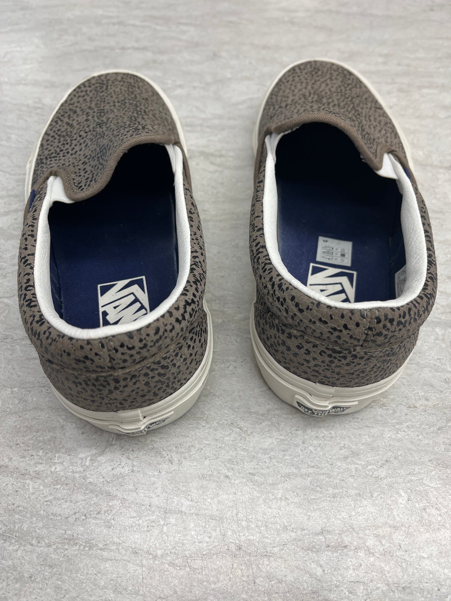 Shoes Sneakers By Vans In Animal Print, Size: 9