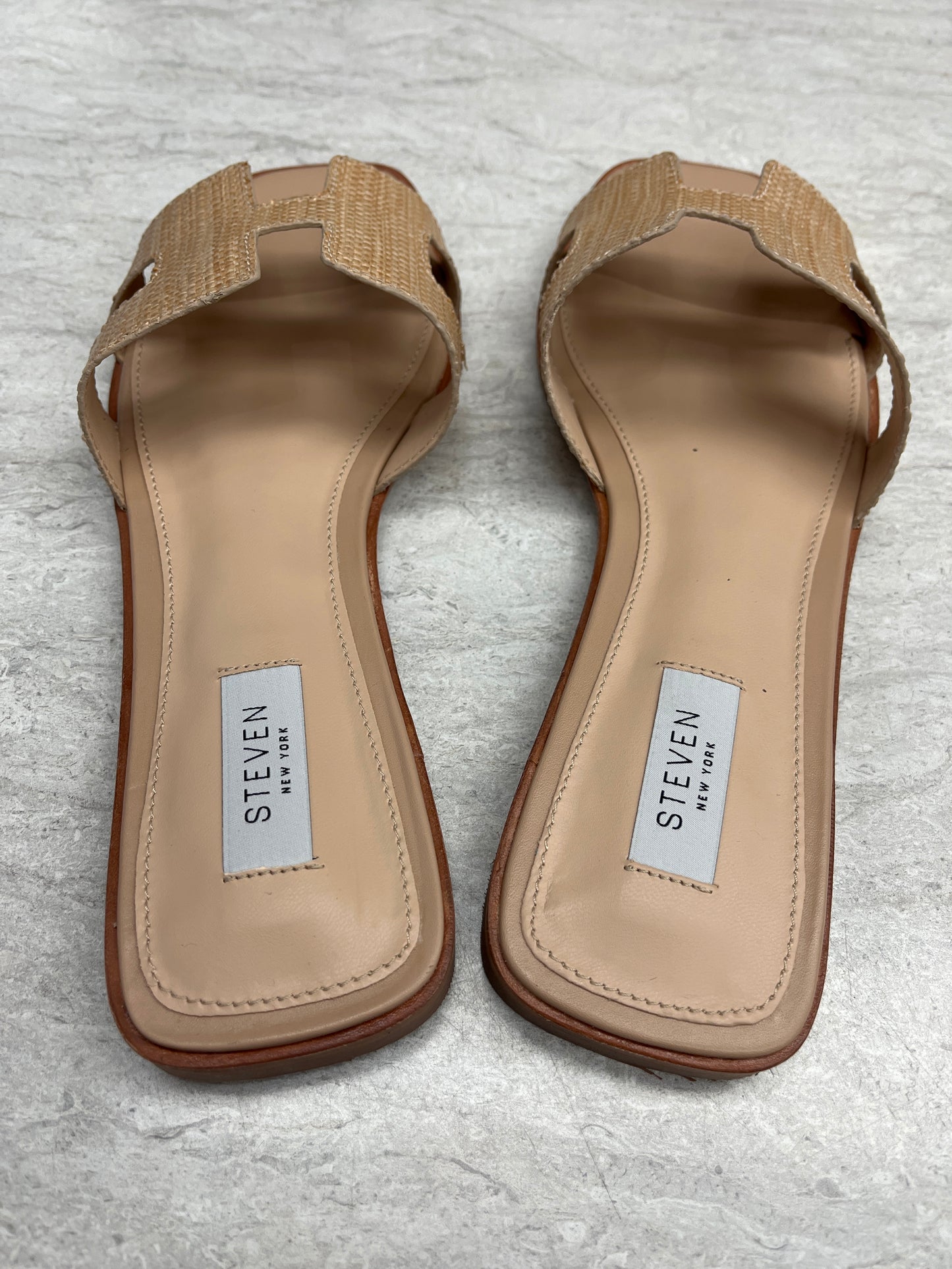 Sandals Flats By Steve Madden In Tan, Size: 10