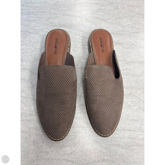 Shoes Flats By Indigo Rd In Taupe, Size: 8