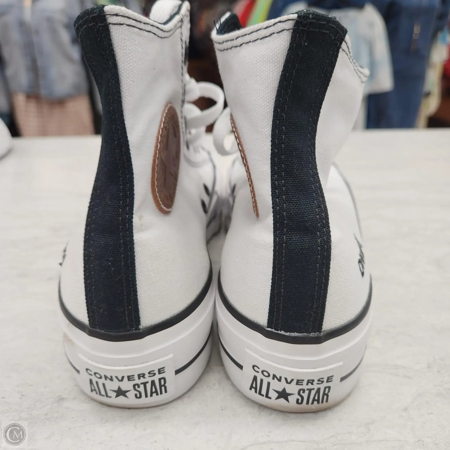 Shoes Sneakers By Converse In Black & White, Size: 7