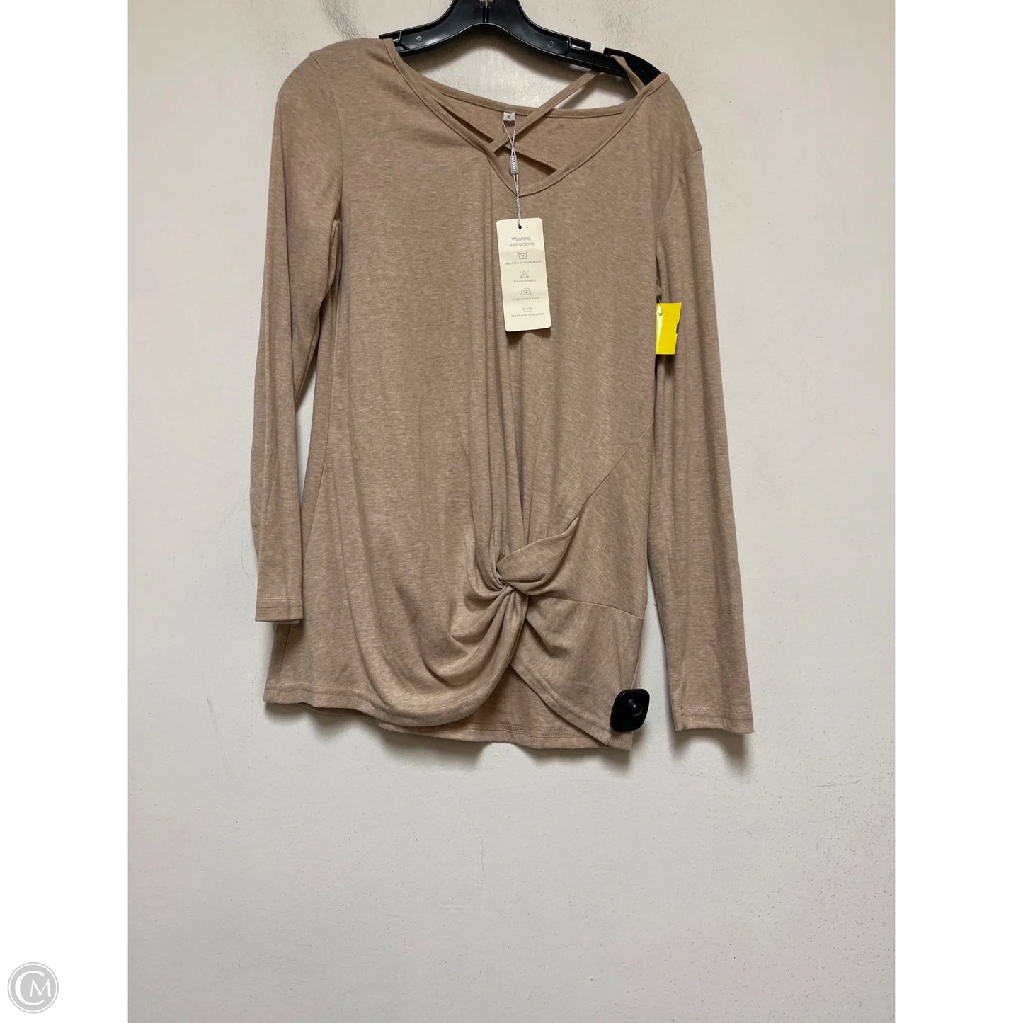 Top Long Sleeve Basic By Clothes Mentor In Tan, Size: S