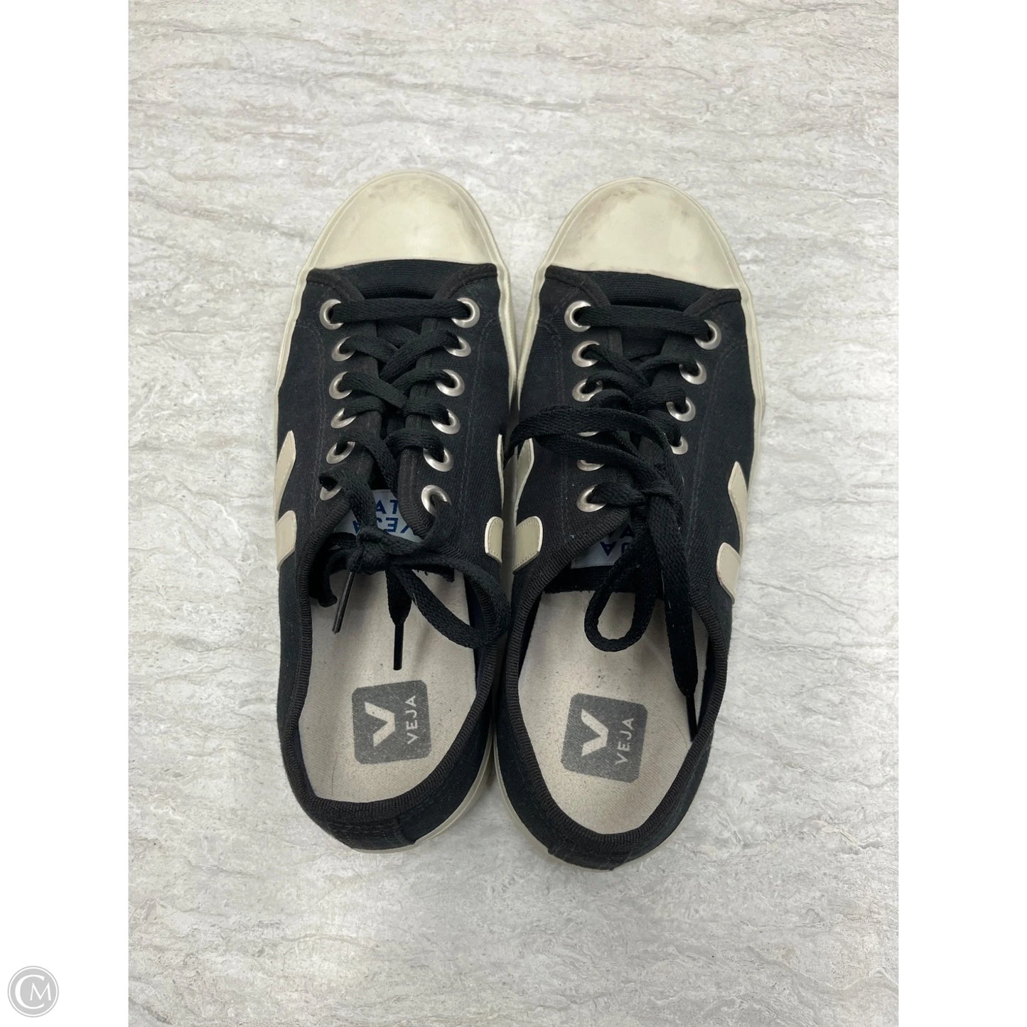 Shoes Sneakers By Veja In Black & Cream, Size: 9