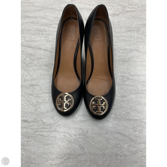 Shoes Designer By Tory Burch In Black & Gold, Size: 5