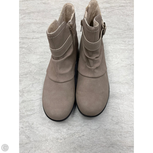 Boots Ankle Flats By Jbu By Jambu In Grey, Size: 8