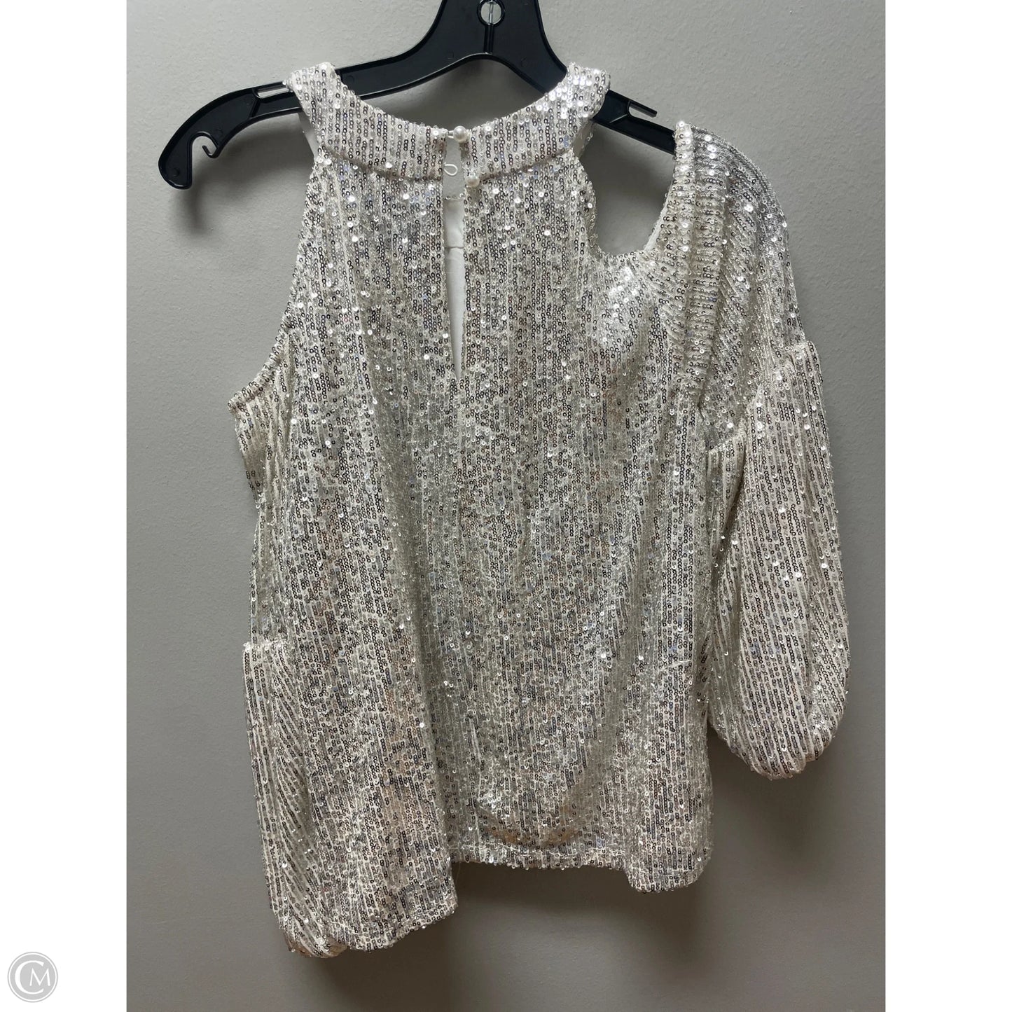 Top Long Sleeve By Cece In Silver, Size: S