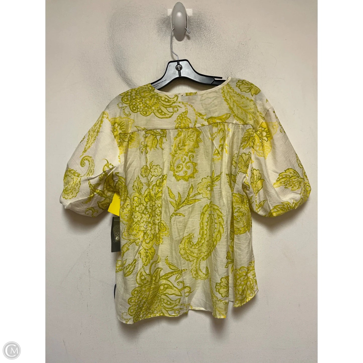 Top Short Sleeve By Vince Camuto In Green & Yellow, Size: Xs