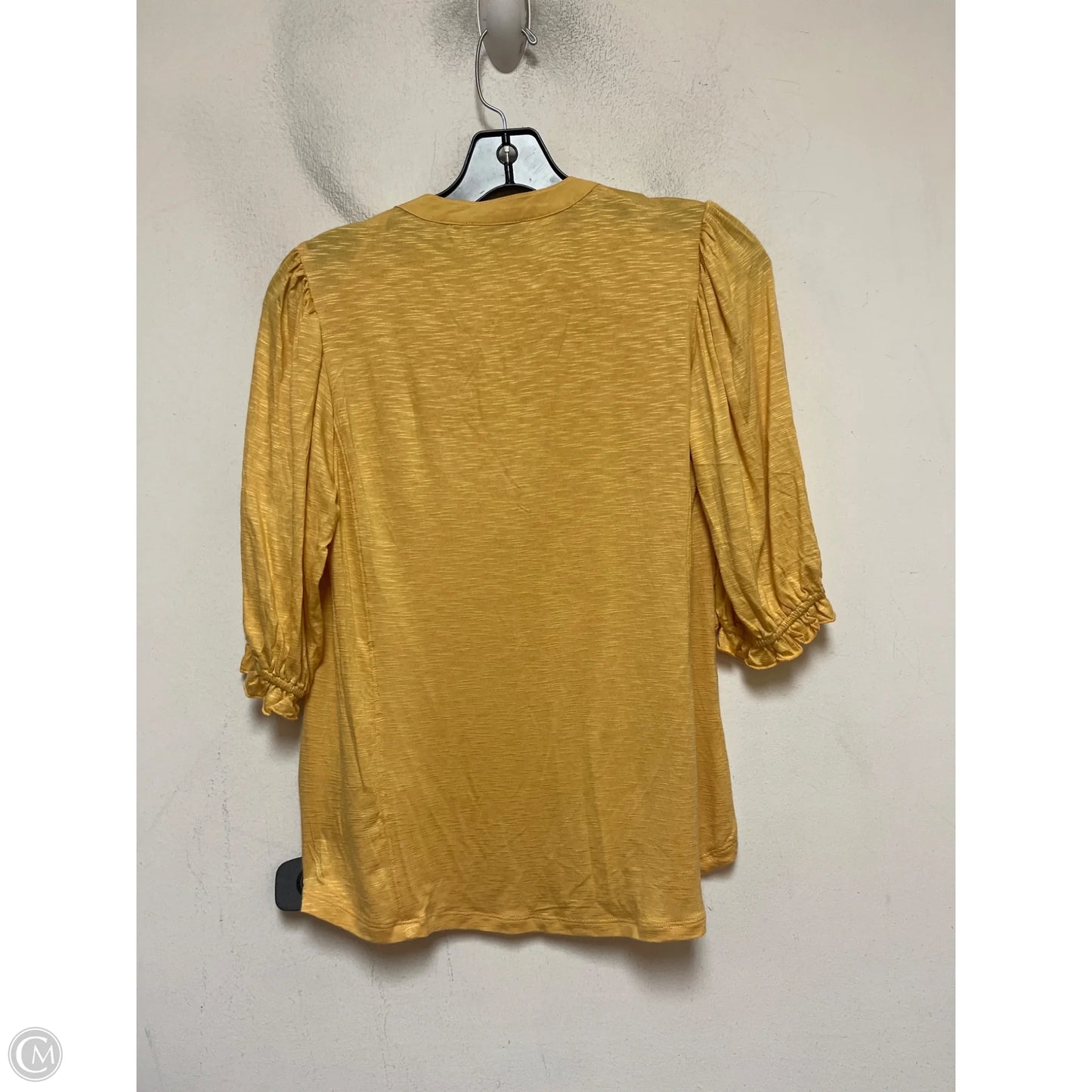 Top Short Sleeve By Democracy In Yellow, Size: Xs
