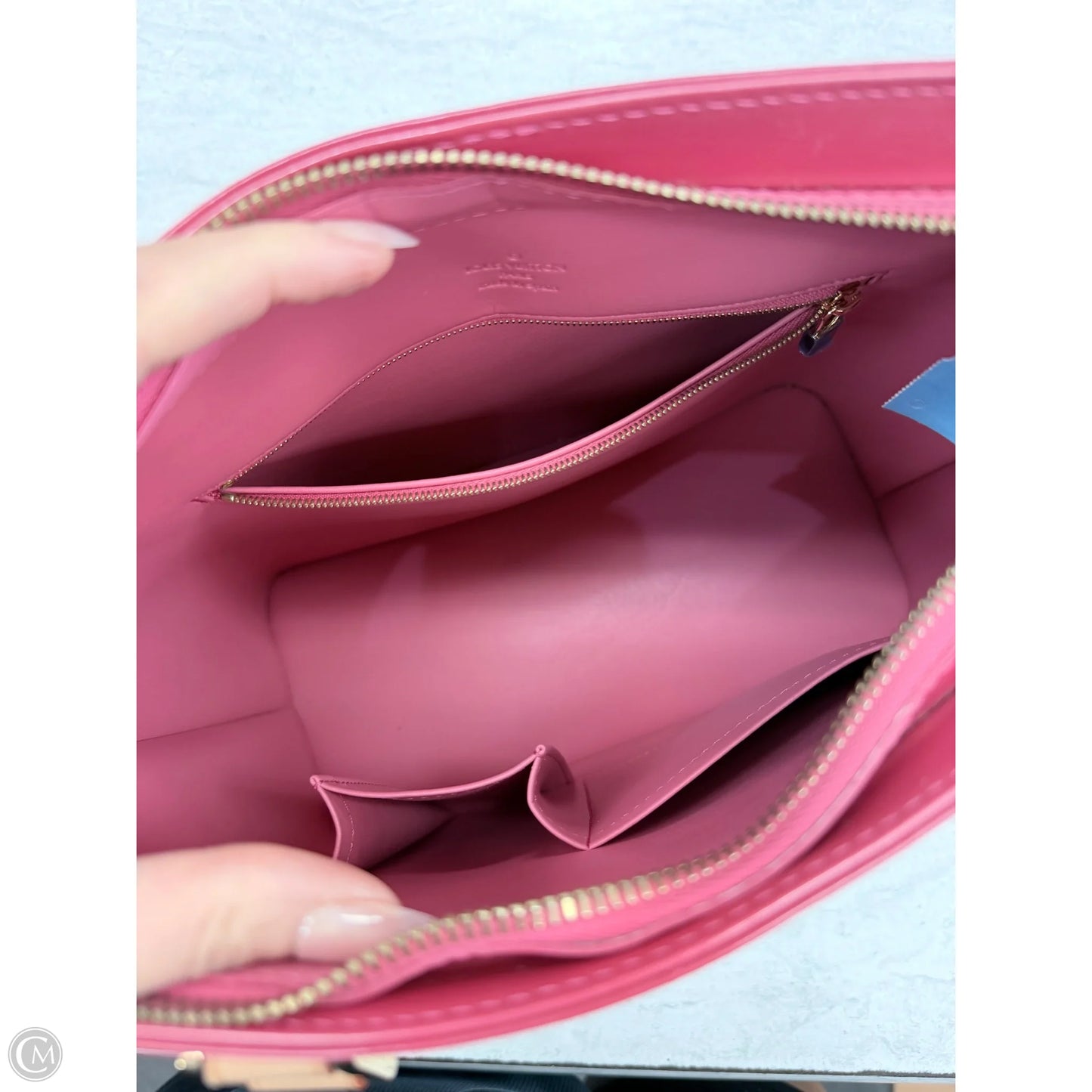 Handbag Luxury Designer By Louis Vuitton, Size: Medium