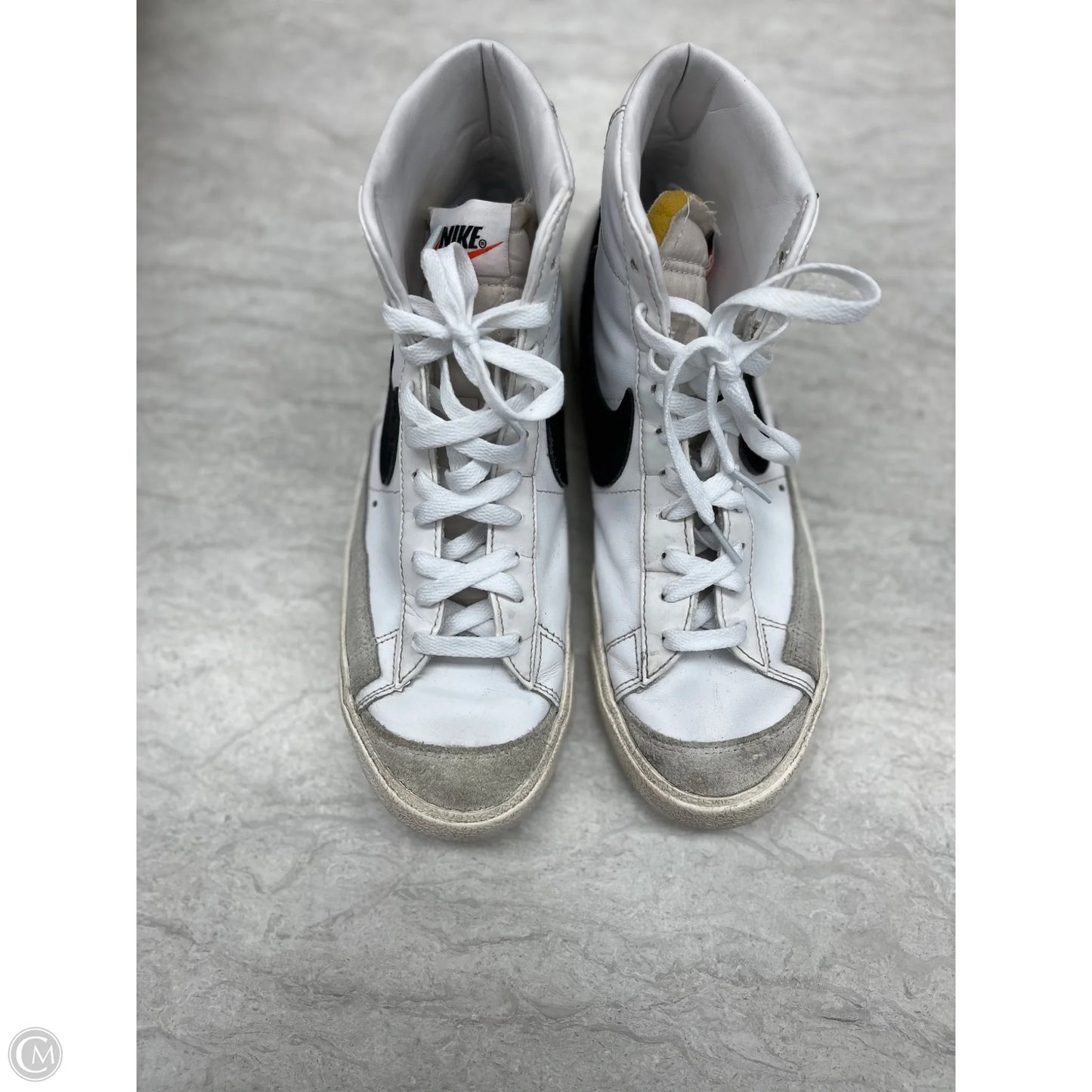 Shoes Sneakers By Nike In Black & White, Size: 9