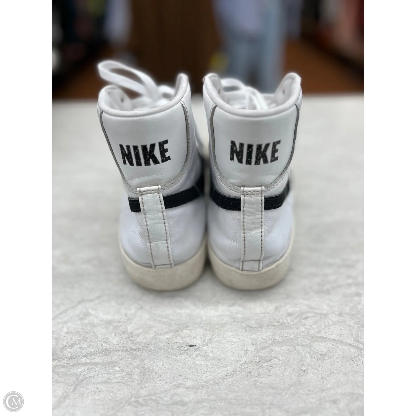 Shoes Sneakers By Nike In Black & White, Size: 9