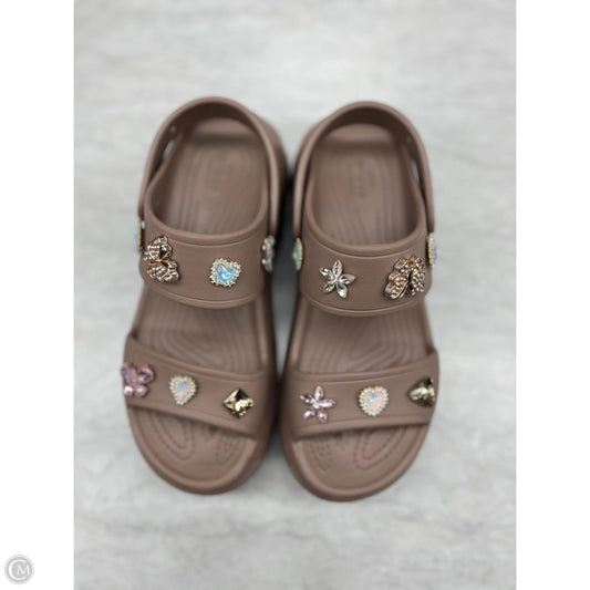 Sandals Heels Platform By Crocs In Tan, Size: 9