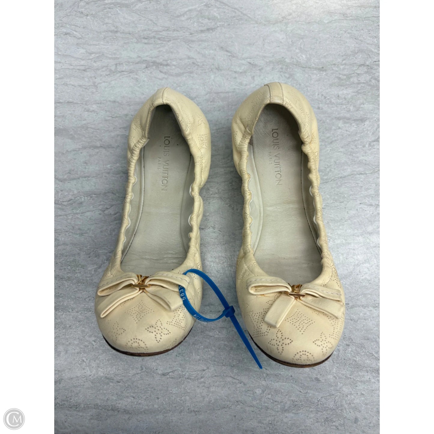 Shoes Luxury Designer By Louis Vuitton In Ivory, Size: 8