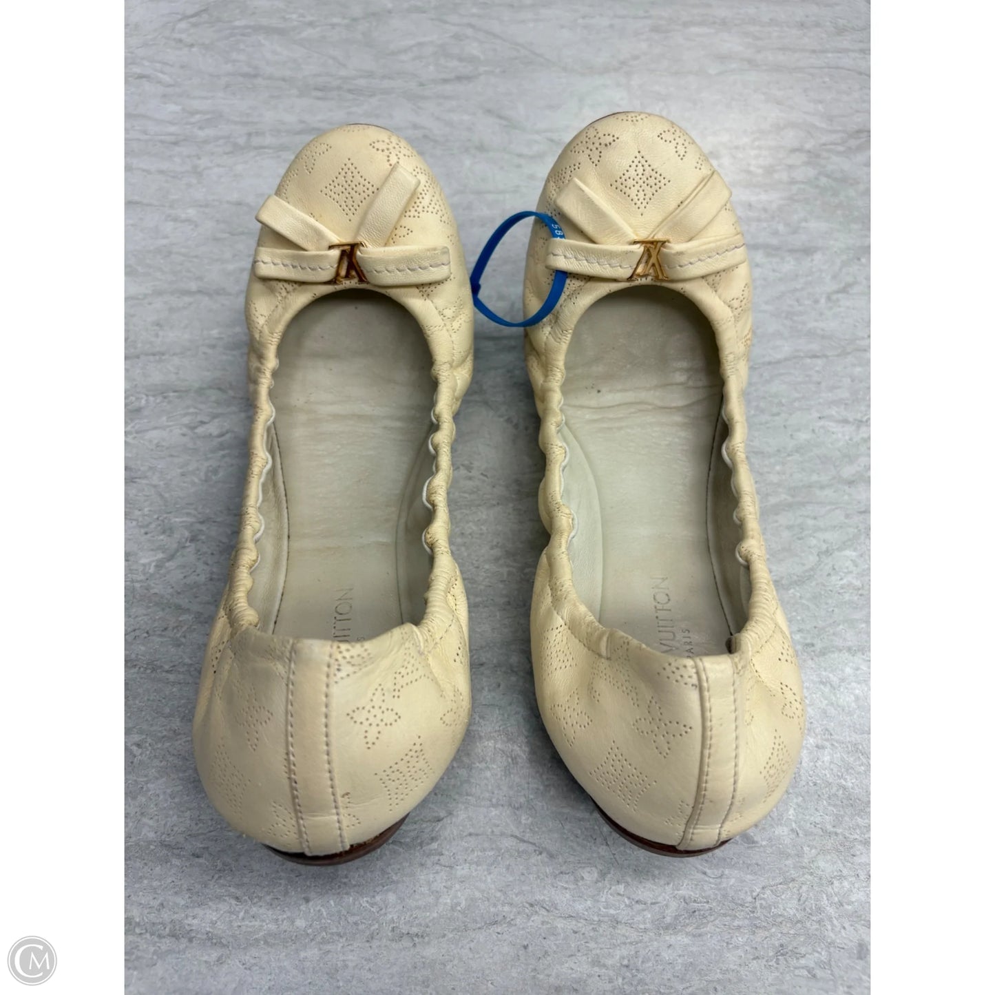 Shoes Luxury Designer By Louis Vuitton In Ivory, Size: 8