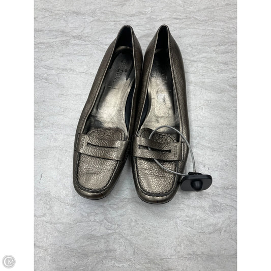 Shoes Luxury Designer By Prada In Gold, Size: 9