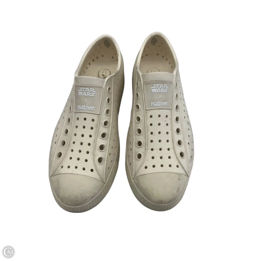 Shoes Flats By Clothes Mentor In Ivory, Size: 10