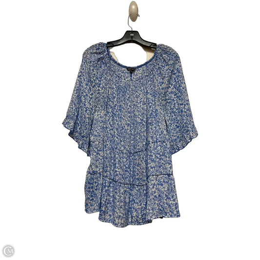 Top Short Sleeve By Unique Spectrum In Blue & White, Size: 1x