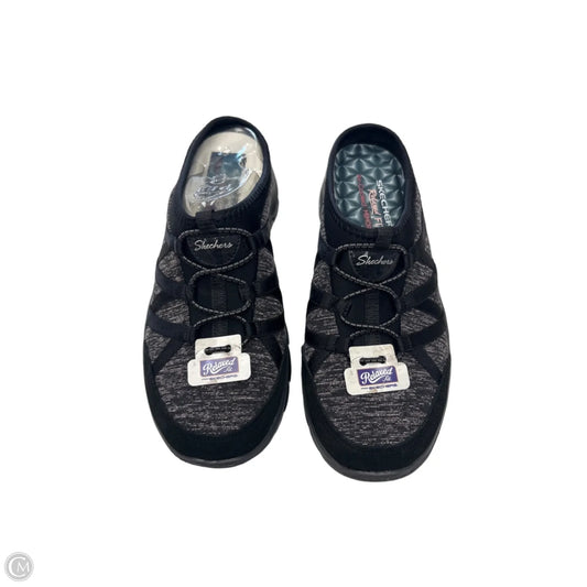 Shoes Flats By Skechers In Black & Grey, Size: 8