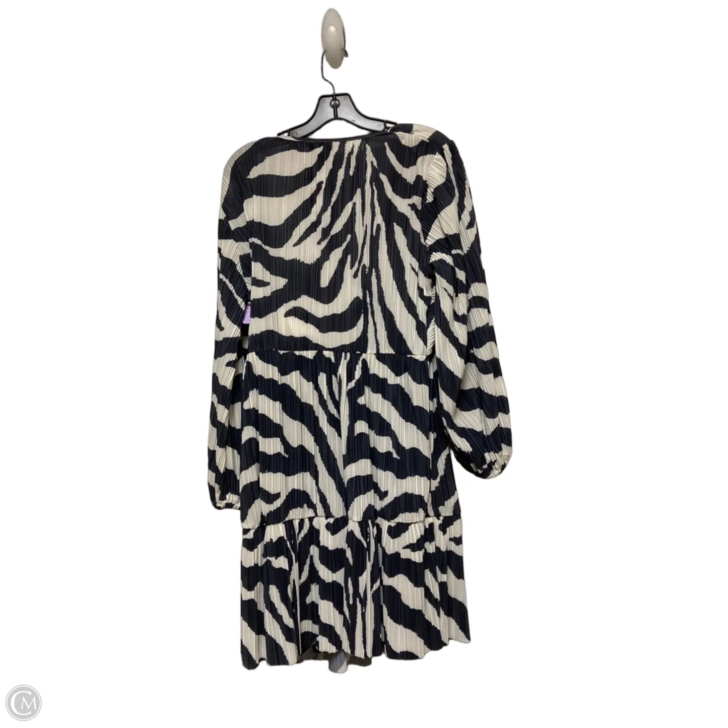 Dress Casual Short By H&m In Grey & White, Size: M