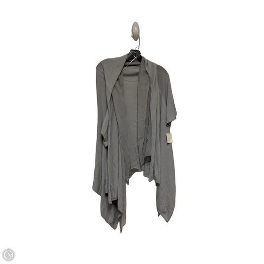 Top Short Sleeve By Saks Fifth Avenue In Grey, Size: Xl