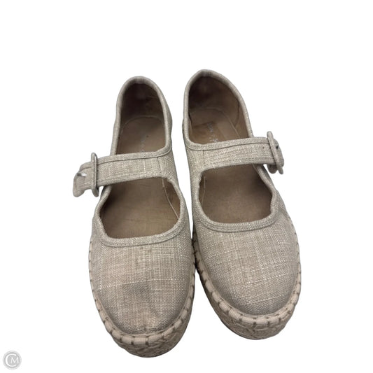 Shoes Flats By Clothes Mentor In Tan, Size: 7