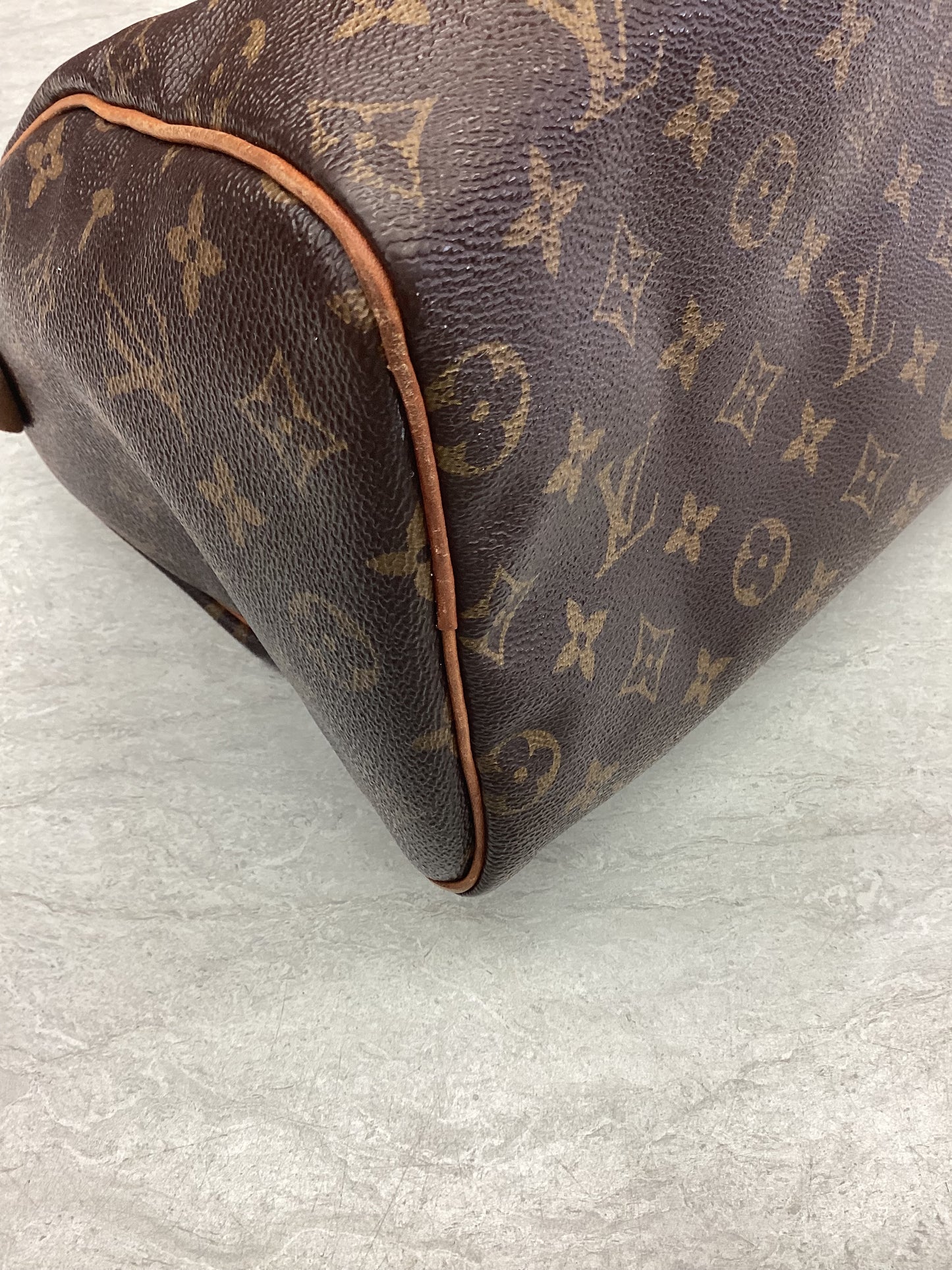 Handbag Luxury Designer By Louis Vuitton, Size: Small